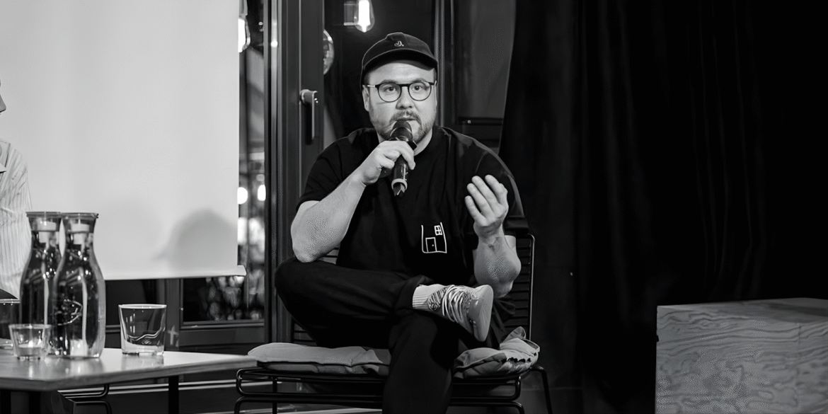 Song.so leverages AI technology to empower artists and labels to grow their fanbase, optimize campaigns, and transform music marketing.